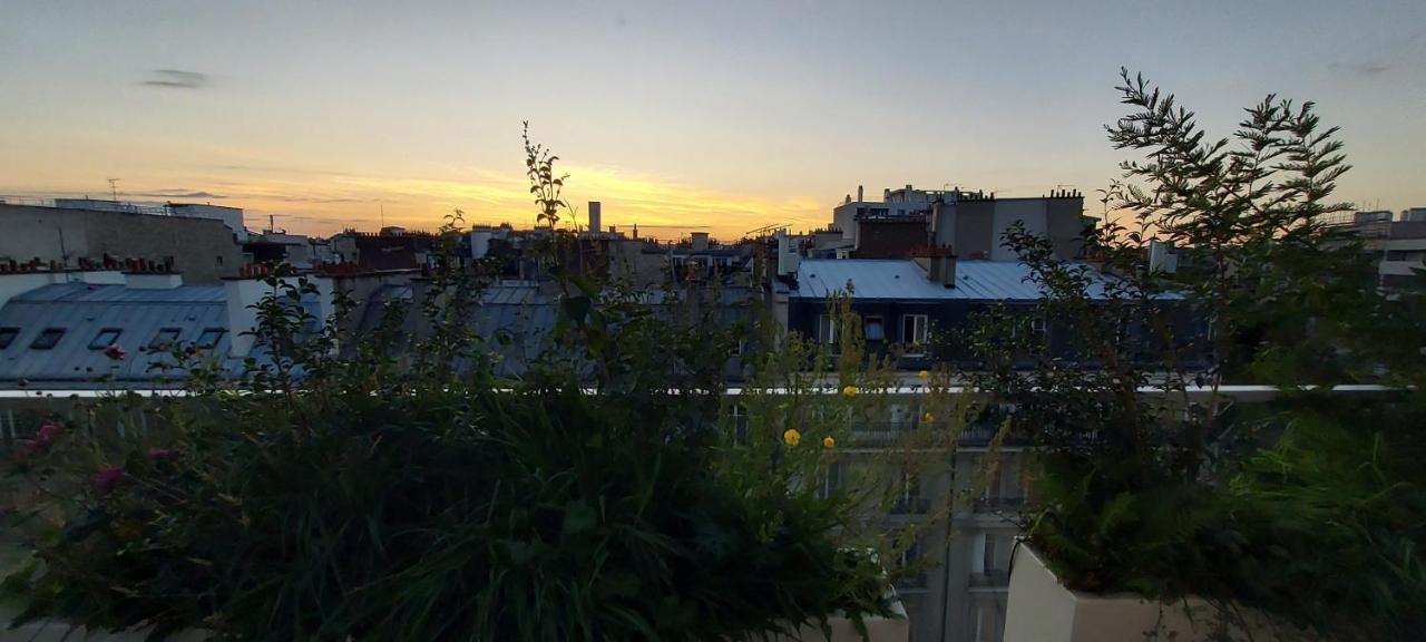 150m2 And A 45m2 Terrace At 8th Floor With Air Conditioning *