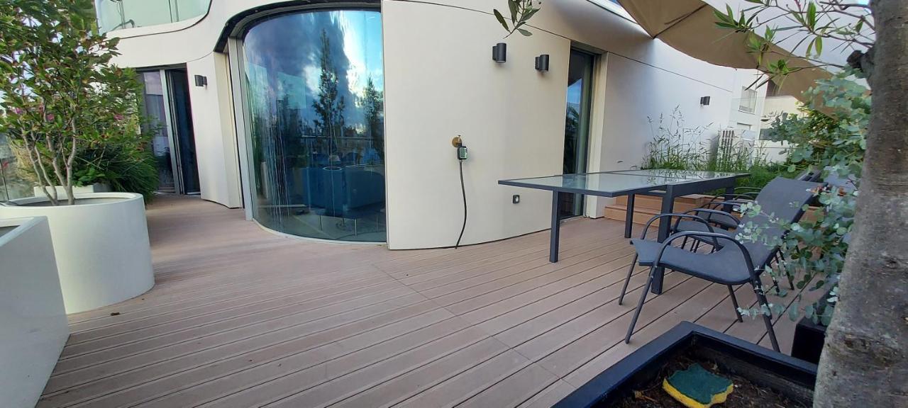 150m2 And A 45m2 Terrace At 8th Floor With Air Conditioning